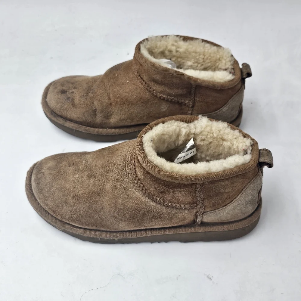 UGG Classic Ultra Mini Boots Chestnut Kids Size 3 Suede Sheepskin Cozy Snuggable